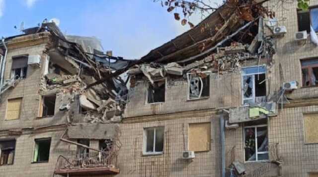 Окупанти знову вдарили по Херсону: влучили у квартиру