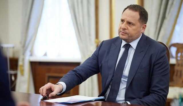 Все більше посад отримують наближені до Єрмака, він концентрує владу