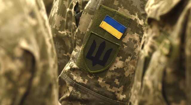 Кожне життя важливе: воїни ЗСУ врятували песика, який провалився в колодязь