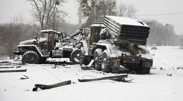 Паника в Крыму и оборона на Донбассе: актуальные карты боев