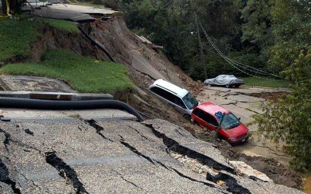 Через зсув на італійському острові десятки людей зникли безвісти