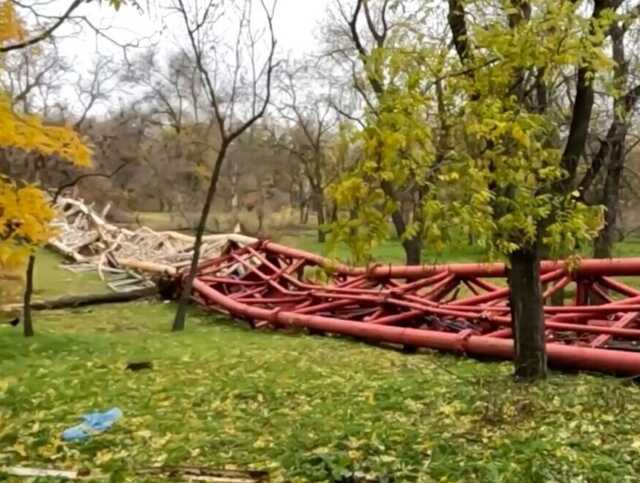 Знайшли ще 50 кг тротилу: як зараз виглядає підірвана росіянами телевежа в Херсоні