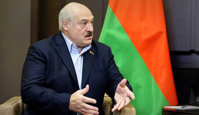 Лукашенко заявил о плане США "растоптать Россию"