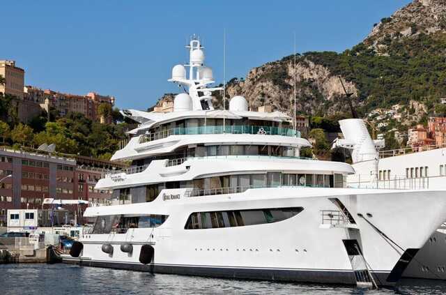 На яхту Медведчука в Хорватии нагрянуло ФБР США с обыском