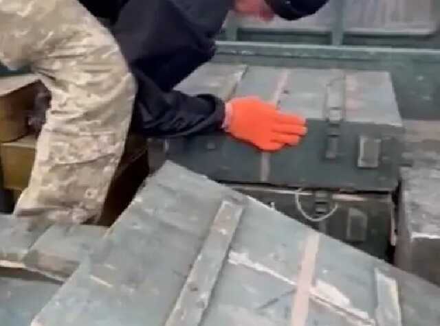 Українська бабуся "озброїла" воїнів ЗСУ, розповівши, де зброя загарбників