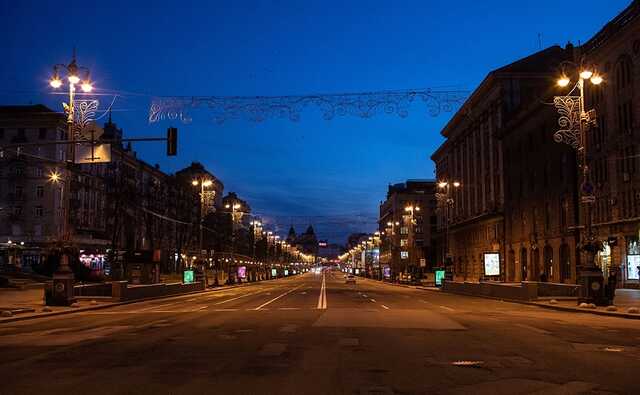 У Чернівецькій області заборонили зовнішнє освітлення під час комендантської години