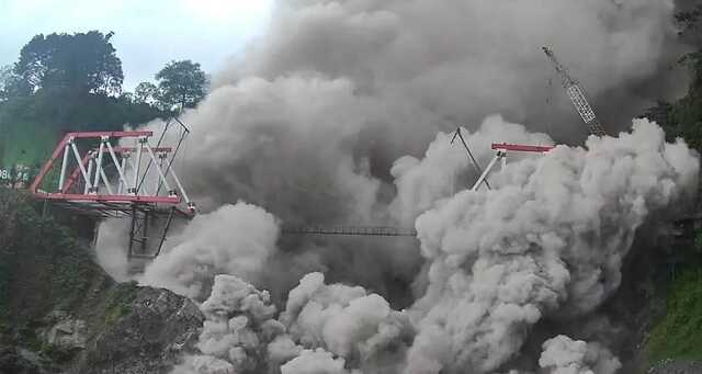 В Індонезії на острові Ява прокинувся вулкан Семеру: оголошено максимальний рівень небезпеки