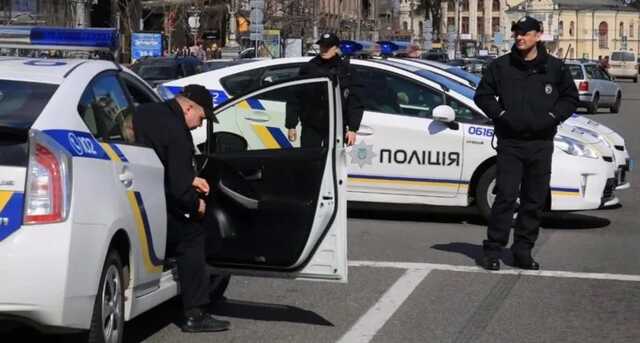 В Киеве пьяный водитель Hyundai, пытаясь скрыться от патрульных, протаранил Lexus