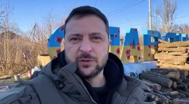 "Ви бороните нашу землю вдень і вночі": Зеленський прибув з візитом на Донбас