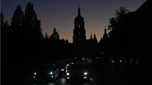 В Киеве и двух городах действуют экстренные отключения света