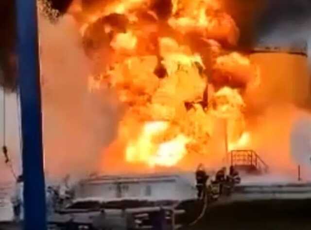 У мережі з’явилися нові кадри "бавовни" на аеродромі в Курській області РФ