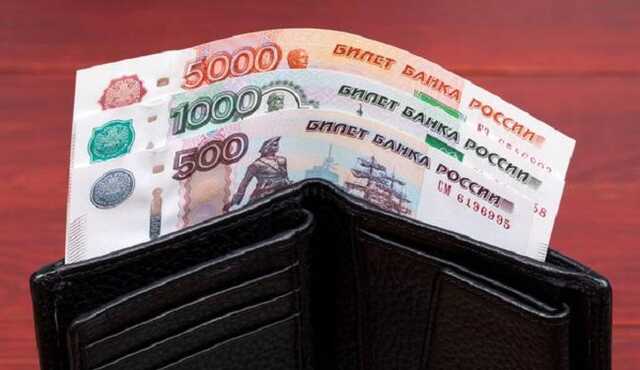 Білорусь перейшла на торгівлю у російських рублях