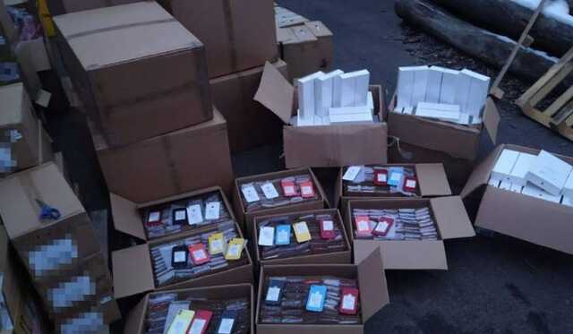 Львовские таможенники помогли ввезти в страну партию контрабандной техники