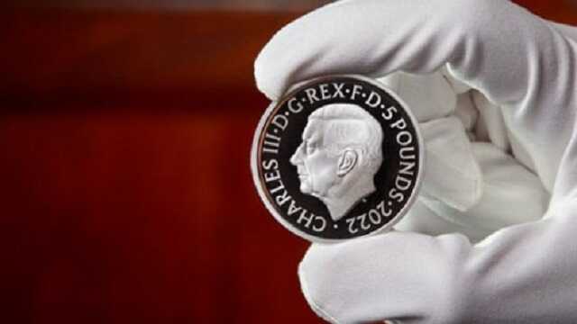 У Британії випустили в обіг перші монети із Чарльзом III