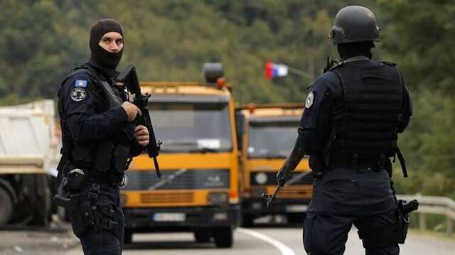 Сотні силовиків Косово вторглися на бронетехніку в населені сербами райони