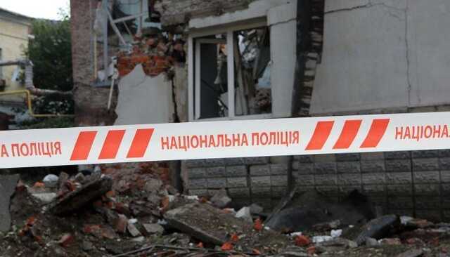 В одному із старовинних будинків Одеси обвалилася стеля, заблокувавши мешканців у квартирах