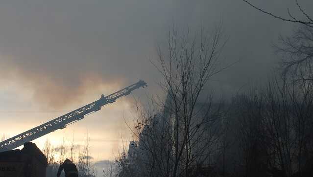 Дончане показали в соцсети пылающий рынок "Маяк"