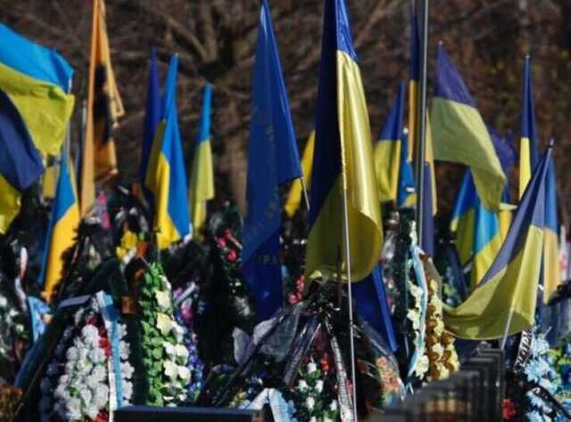 "Тато, я люблю тебе": в мережі показали зворушливий малюнок на могилі загиблого воїна