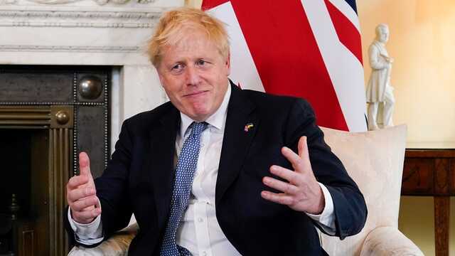 «Мы восхищаемся смелыми жителями»: Борис Джонсон поздравил украинцев с Рождеством