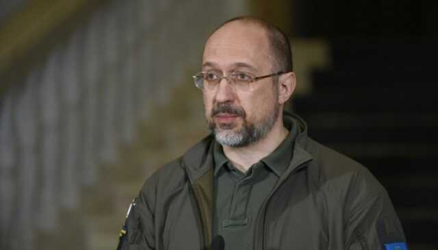 Україна готується до довгих відключень електрики та опалення - Шмигаль