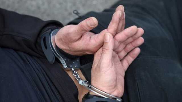 У Києві затримали чоловіка, якого підозрюють у зґвалтуванні похресниці