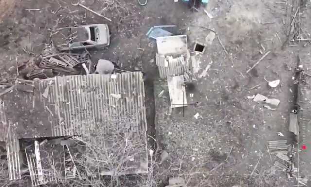 Филигранное попадание гранаты в дымоход оккупантов показали ВСУ