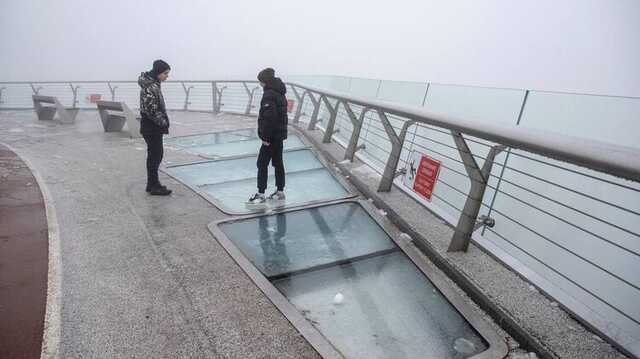 У Києві після ремонту відкрили пішохідний міст через Володимирський узвіз