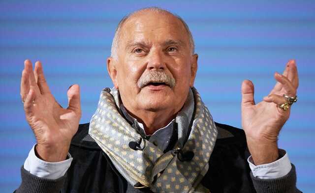 Путинист Михалков после попадания под санкции ЕС назвал Украину "любимой страной"