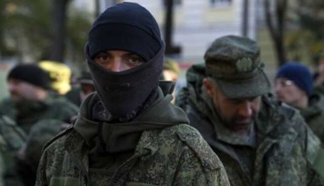 Заключенных – на убой: британская разведка узнала о тактике "группы Вагнера" под Бахмутом