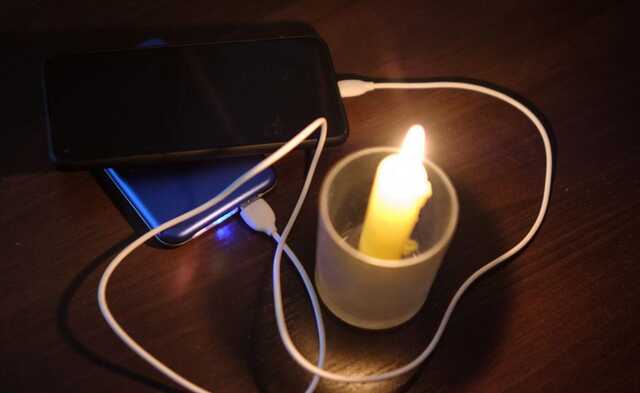 Почему мобильная связь постепенно исчезает после отключения света: разъяснение регулятора