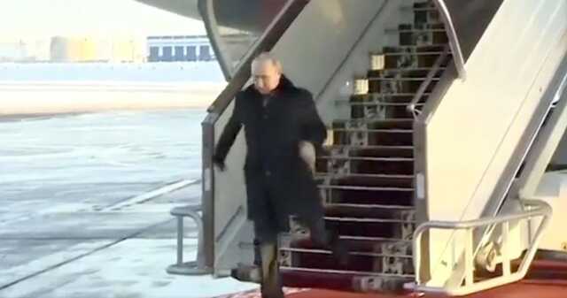 Путін так поспішав зустрітися з Лукашенко, що мало не впав із трапу