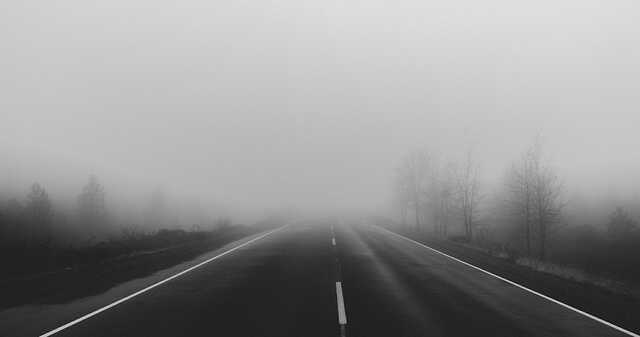 В низці областей України попередили про сильний туман