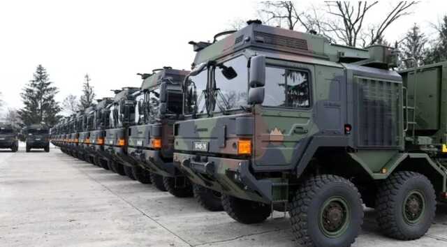 Україна отримає 26 військових вантажівок Rheinmetall HX 8x8 від Німеччини