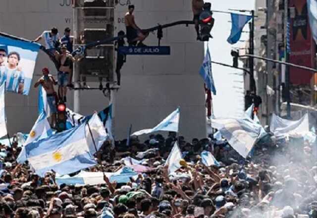 Святкування перемоги на ЧС-2022 спричинило смертельну трагедію