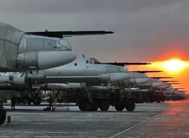 В Энгельсе снова тревога после утренней "бавовны", СМИ сообщили об эвакуации самолетов