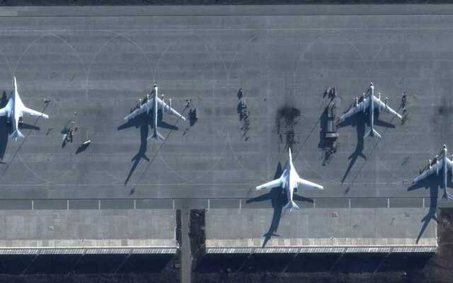 Вибухи на аеродромах можуть ускладнити для Росії удари по енергосистемі України, - NYT