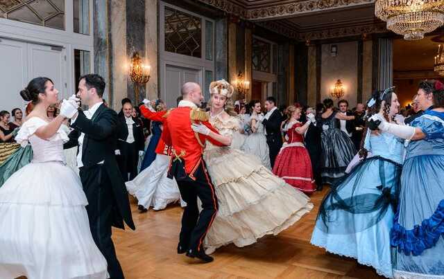 Війна не завада? Італійські бренди спонсорують "російський бал" в Римі