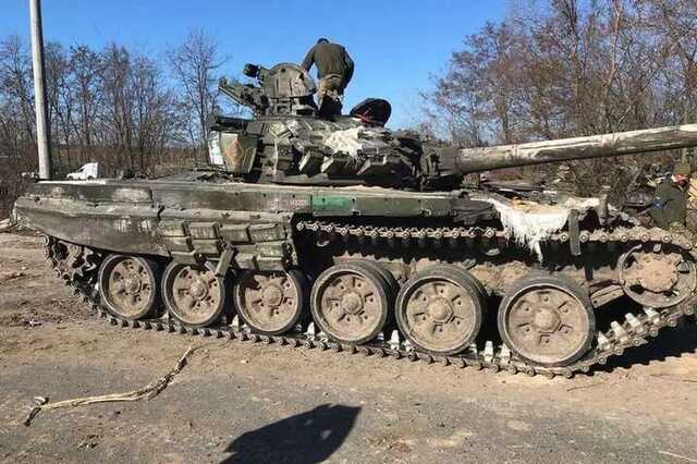 Українські військові показали "трофеї" після штурмів росіян під Бахмутом