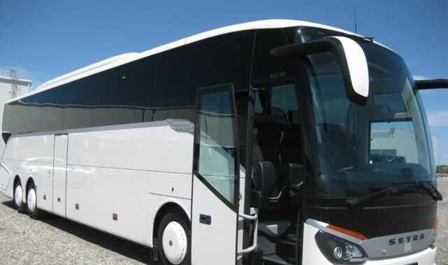 У Києві спортшкола придбала туристичний автобус за 13 млн гривень