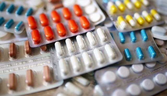 Після безконтрольного прийому антибіотиків проста ангіна та кесарів розтин будуть приводити до смертей