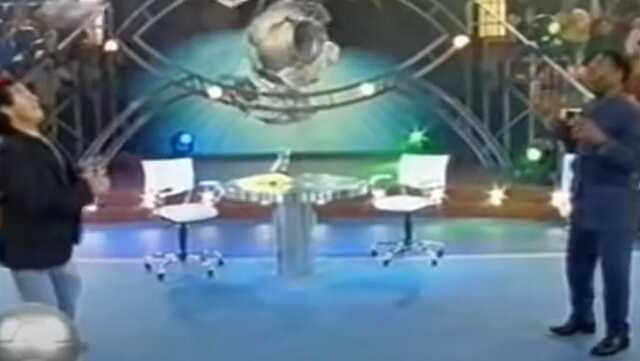 Як Пеле та Марадона зіграли в футбол в ефірі: легендарне відео