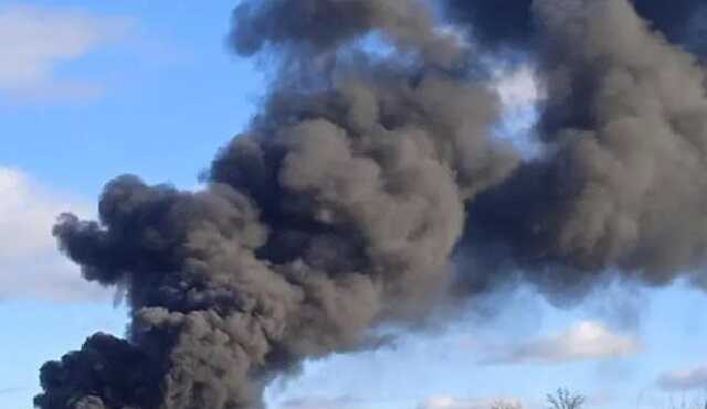 У Хмельницькому повідомляють про вибухи