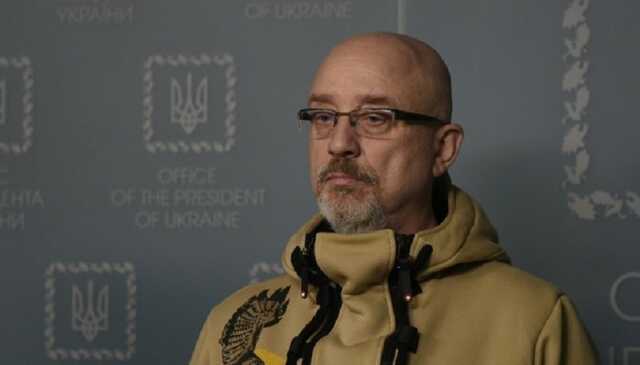 Резніков написав листа Санті: сподіваюся, ми знову отримаємо від тебе більше важливих подарунків