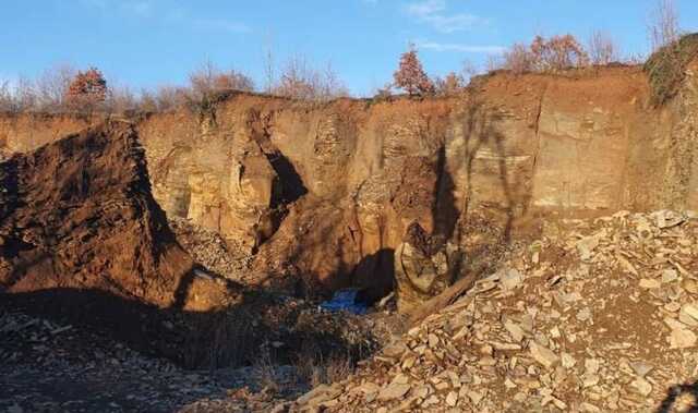 В Мукачевском районе разоблачили нелегальный карьер