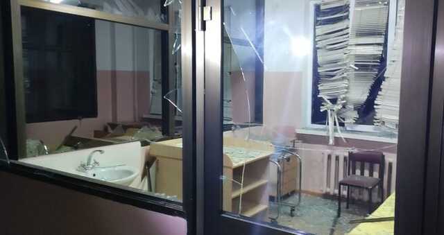 У новорічну ніч ворог ударив по дитячій обласній лікарні у Херсоні