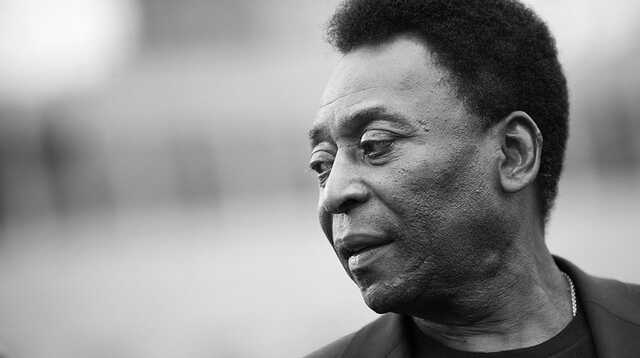 Труну з тілом Пеле доставили на стадіон "Сантоса" для прощання