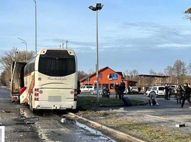 В Житомирской области автобус с пассажирами въехал в грузовик, есть пострадавшие