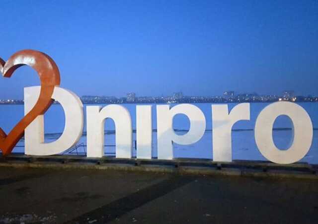 В Днепре демонтировали памятник российскому ученому Ломоносову