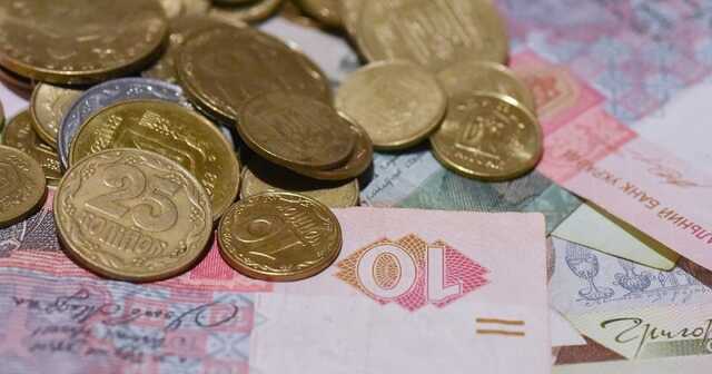 На захоплених територіях населення продовжує розраховуватися у гривні