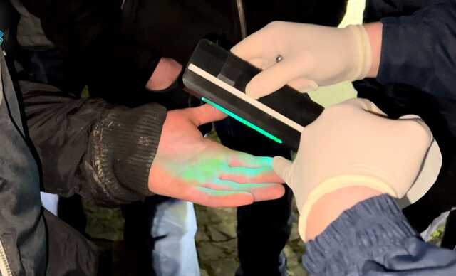 У Чопі прикордонника затримали на хабарі у 4,6 тисяч доларів